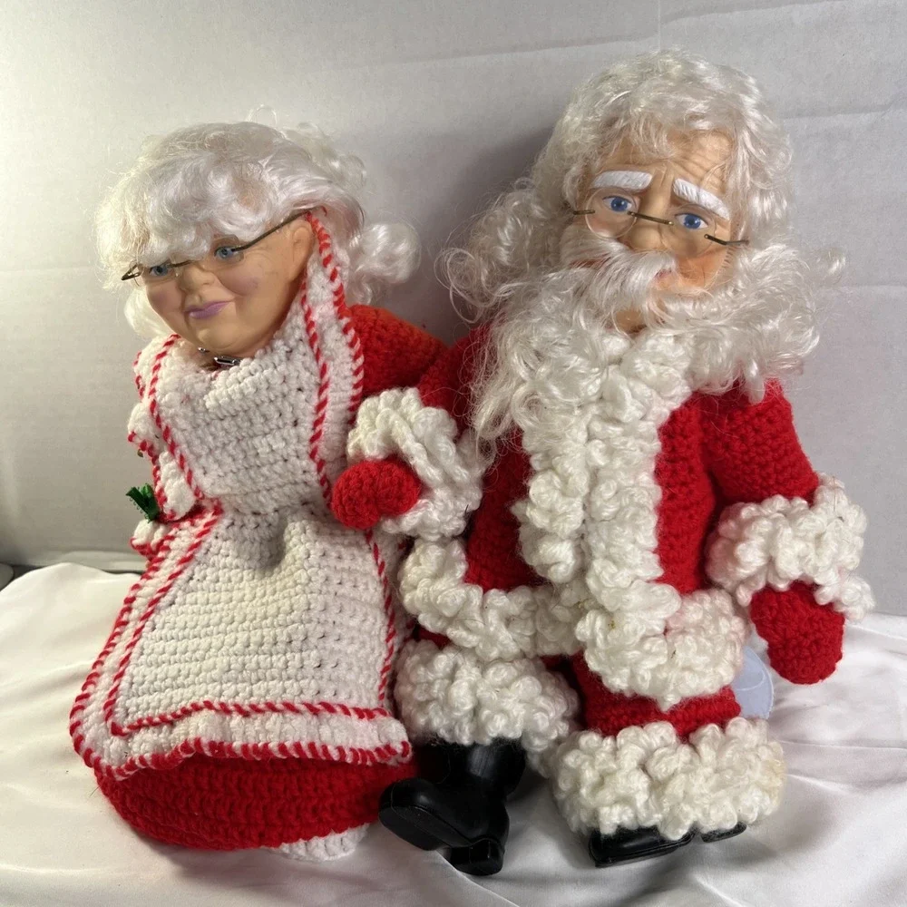 Vintage‎ 1992 Christmas Santa & Mrs Clause Crocheted Outfits  Fibre Craft READ